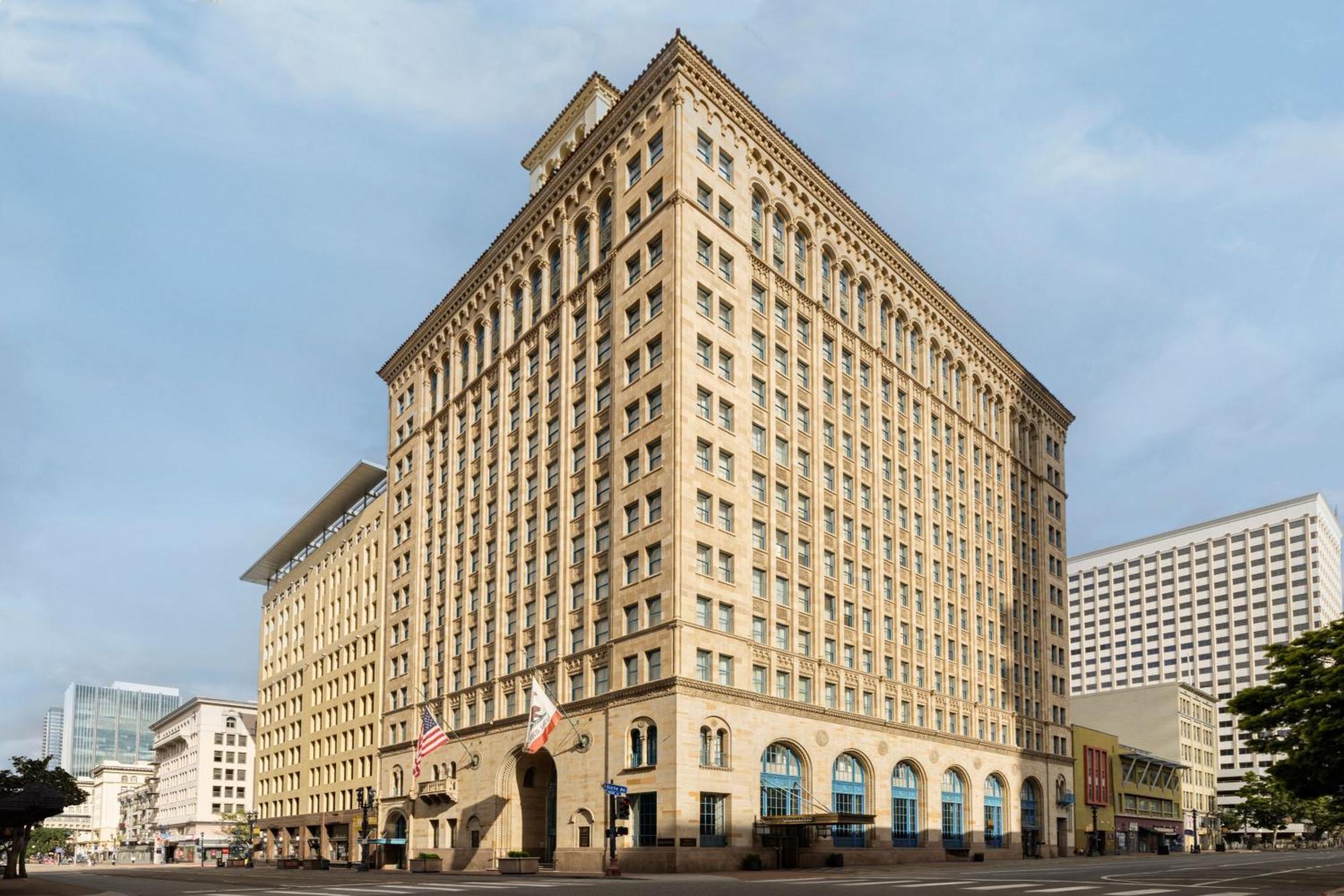 Courtyard By Marriott San Diego Downtown Exterior photo