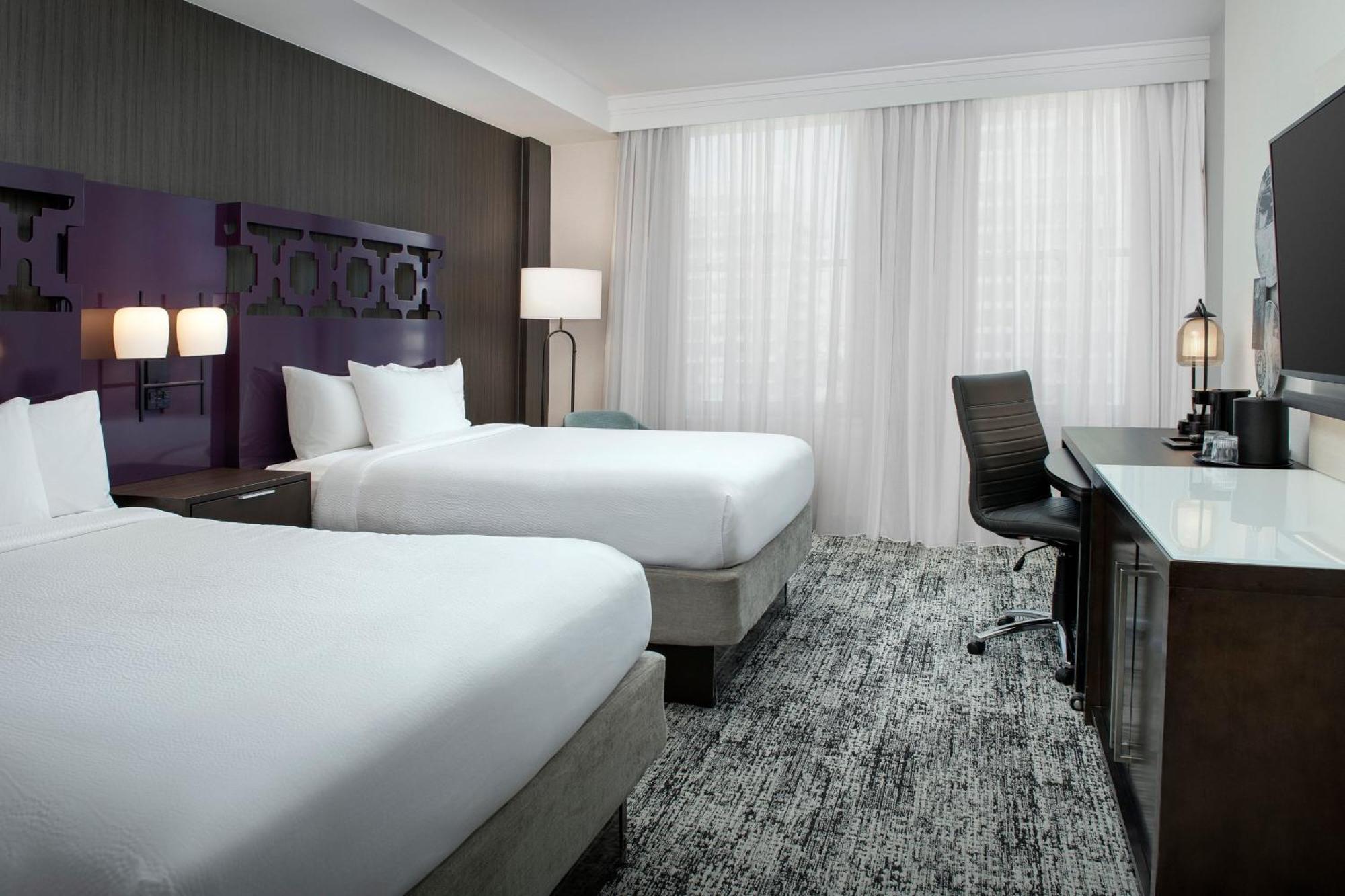 Courtyard By Marriott San Diego Downtown Exterior photo