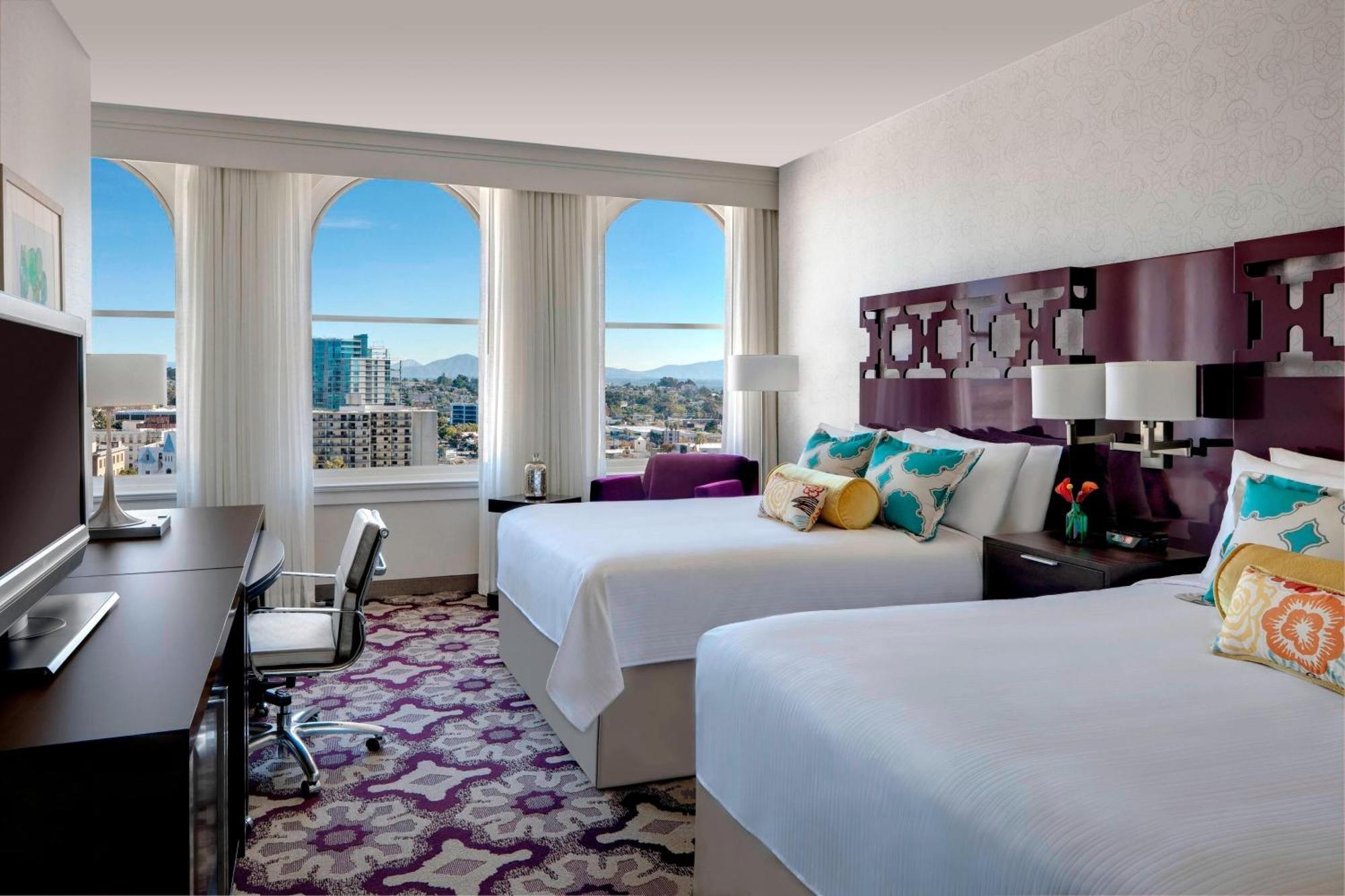 Courtyard By Marriott San Diego Downtown Exterior photo