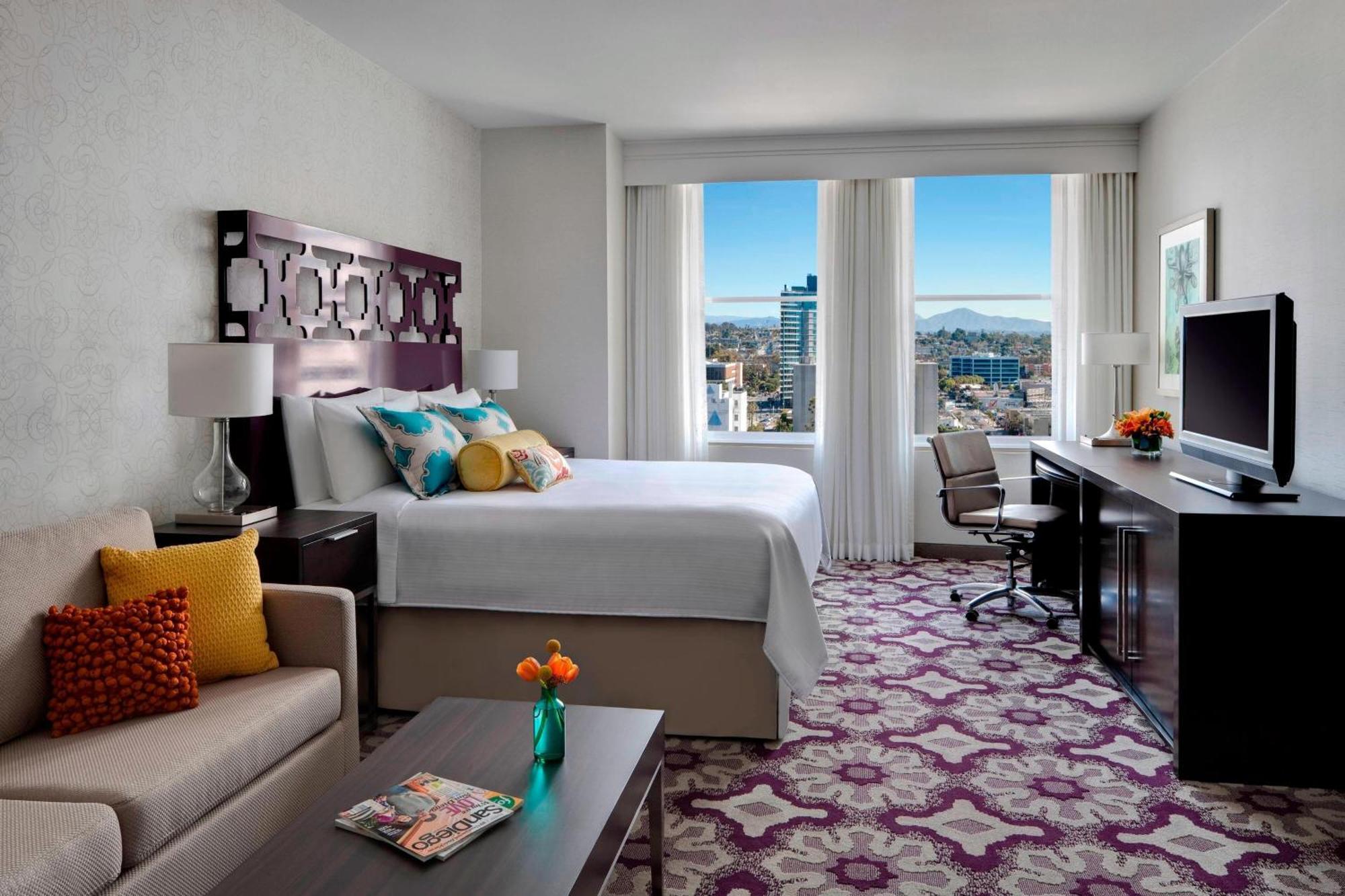 Courtyard By Marriott San Diego Downtown Exterior photo